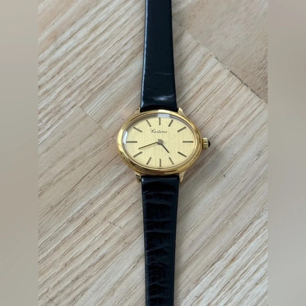 Certina 17 Jewels Rare Vintage Ladies Watch Mechanical Gold Plated Oval Case